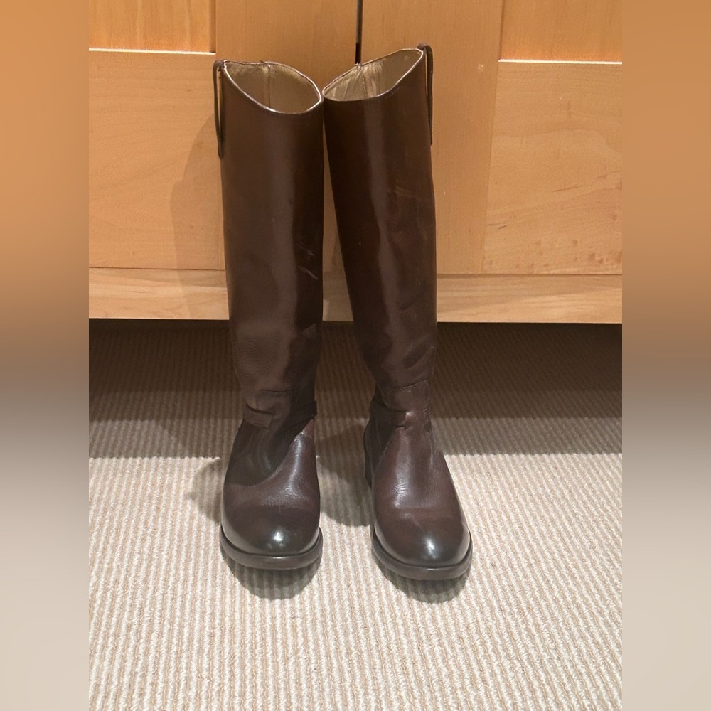 Mint condition Frye leather riding boots! Size 6.5